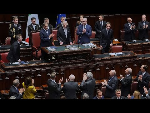 Uma estreia: Rei Carlos III dirige-se ao parlamento italiano em Roma