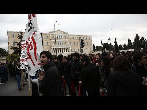 Greve de 24 horas na Grécia: manifestantes exigem aumento de salários