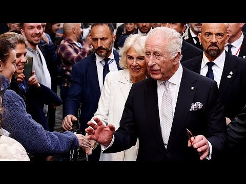 Rei Carlos e Rainha Camila fazem pausa para gelado durante visita a Roma